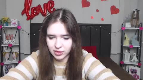 LauraHlot online show from 16, 2, 2025