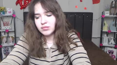 LauraHlot online show from 20, 2, 2025