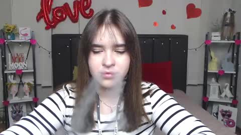 LauraHlot online show from 8, 3, 2025