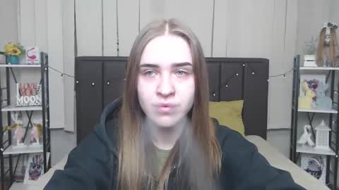 LauraHlot online show from 12, 10, 2025