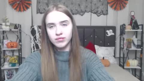 LauraHlot online show from 4, 11, 2025