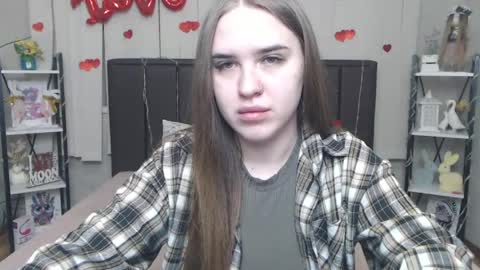 LauraHlot online show from 12, 4, 2026