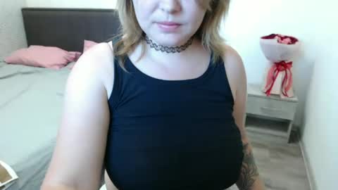 lauramagiclady online show from 4, 8, 2026