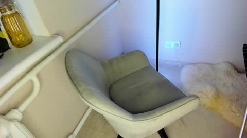 Snapshot of lauramartix chatting on 8, 12, 2024 Leila Libertas online show from 8, 12, 2024