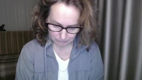 Lauraoven1 online show from 5, 2, 2025