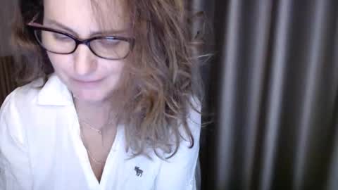 Lauraoven1 online show from 3, 12, 2025