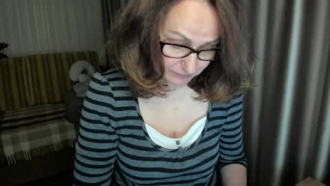 Lauraoven1 online show from 5, 5, 2026