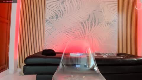 Laura online show from 28, 1, 2025