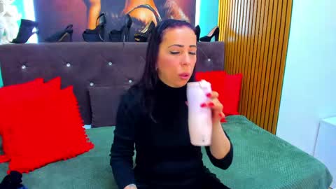 Laura online show from 30, 4, 2026