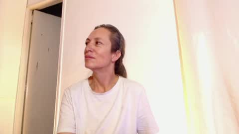 Laura Sofia online show from 16, 7, 2026