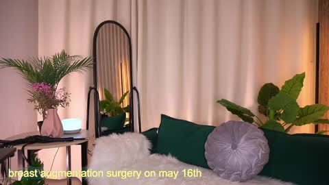  Laura  online show from 3, 5, 2026