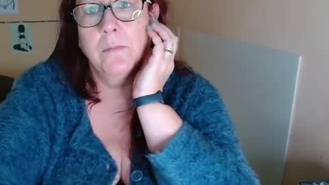 laureanne online show from 23, 12, 2024