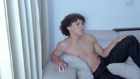 Laureent online show from 8, 2, 2025