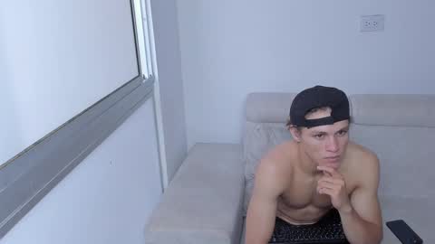 Laureent online show from 24, 2, 2025