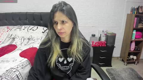 Snapshot of lauren_ashlee chatting on 3, 1, 2025 Lauren Independent model online show from 3, 1, 2025