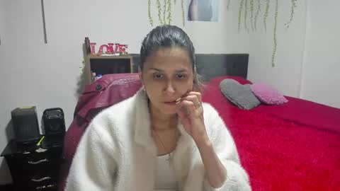 Lauren Independent model online show from 8, 1, 2026
