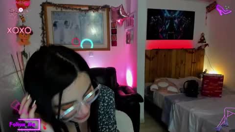 Lauren online show from 9, 3, 2025