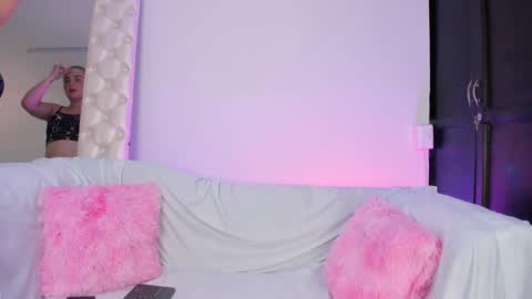 Snapshot of laurenblonde22 chatting on 2, 12, 2024 Lauren Blonde online show from 2, 12, 2024