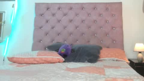 laurenlaine online show from 21, 3, 2026