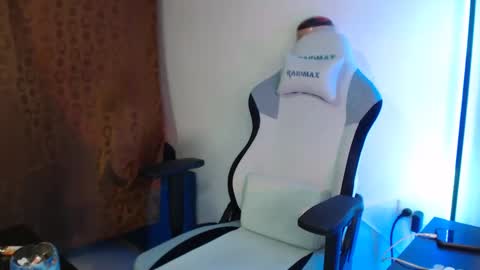 Snapshot of laurenphillipsx chatting on 11, 12, 2024 Lauren online show from 11, 12, 2024