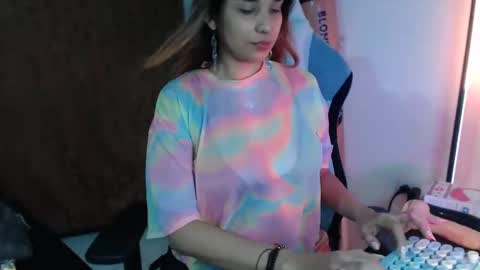 Snapshot of laurenphillipsx chatting on 19, 12, 2024 Lauren online show from 19, 12, 2024