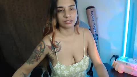 Snapshot of laurenphillipsx chatting on 15, 1, 2025 Lauren online show from 15, 1, 2025