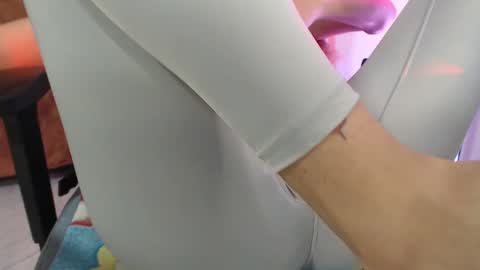 Snapshot of laurenphillipsx chatting on 5, 2, 2025 Lauren online show from 5, 2, 2025