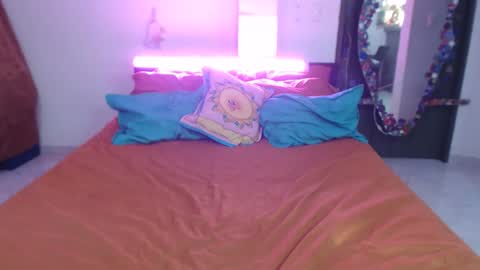 Snapshot of laurenphillipsx chatting on 17, 10, 2025 Lauren online show from 17, 10, 2025