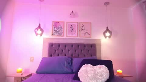 Lauren Saenz online show from 2, 5, 2026