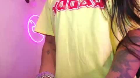 Lauren Saenz online show from 7, 8, 2026