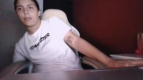 Snapshot of laurent0502 chatting on 18, 2, 2025 Laurent online show from 18, 2, 2025