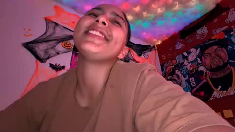 Snapshot of laurent0502 chatting on 1, 11, 2025 Laurent online show from 1, 11, 2025