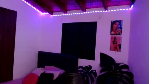 Snapshot of laurenvera_ chatting on 1, 12, 2025 marcela online show from 1, 12, 2025