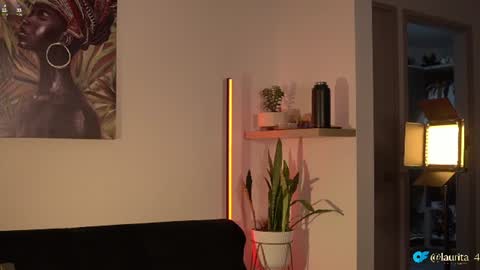 Snapshot of laurita_4 chatting on 8, 7, 2026 laurita_4 online show from 8, 7, 2026