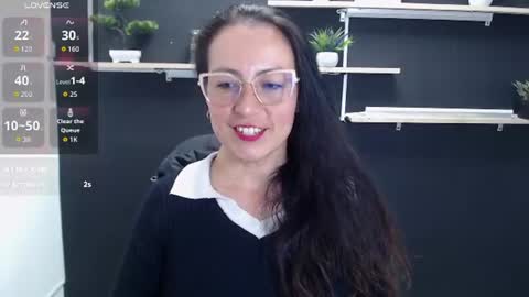 Laury  online show from 22, 6, 2026