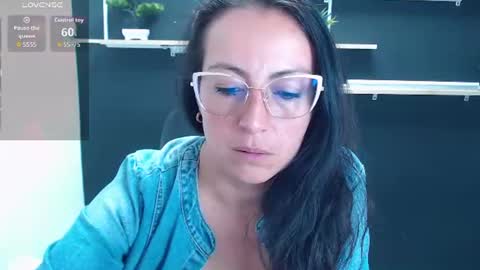 Laury  online show from 26, 6, 2026