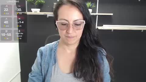 Laury  online show from 30, 6, 2026