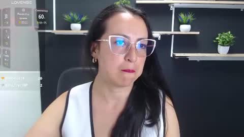 Laury  online show from 9, 7, 2026