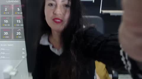Laury  online show from 11, 7, 2026