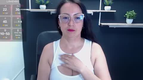 Laury  online show from 24, 7, 2026