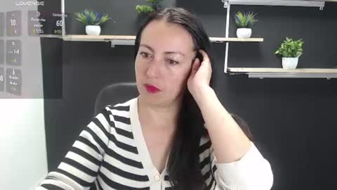 Laury  online show from 31, 7, 2026