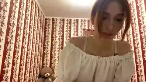 Snapshot of laurynwaltenbaugh chatting on 19, 10, 2025 La online show from 19, 10, 2025