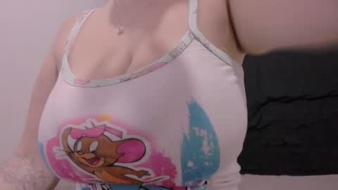 Lauu G online show from 5, 11, 2025