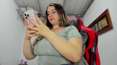 Lauu G online show from 22, 12, 2025