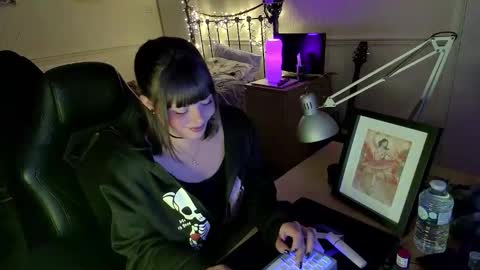 Lavenderrzz online show from 24, 11, 2025