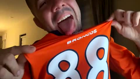 Snapshot of law_cambio chatting on 12, 1, 2025 law_cambio online show from 12, 1, 2025