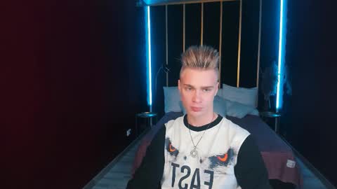 Snapshot of lawrence_miles chatting on 22, 9, 2025 Lawrence online show from 22, 9, 2025