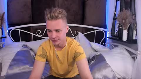 Snapshot of lawrence_miles chatting on 24, 9, 2025 Lawrence online show from 24, 9, 2025