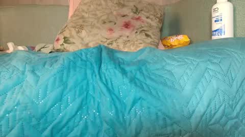 Lay Madison  online show from 17, 2, 2025