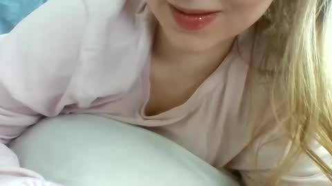 Snapshot of layannalea chatting on 27, 2, 2025 layannalea online show from 27, 2, 2025